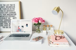 laptop-organized-desk laptop-organized-desk