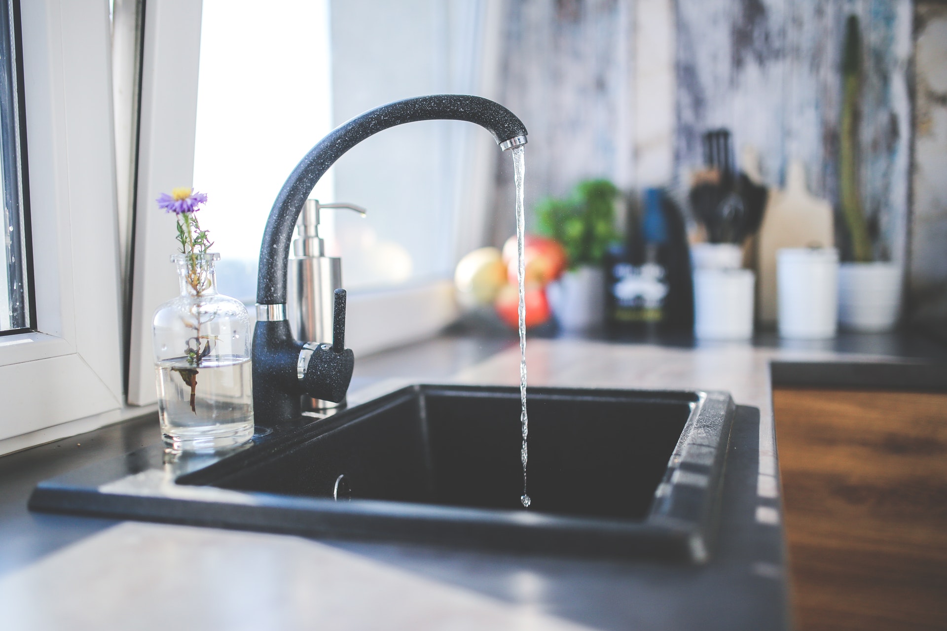 water-kitchen-black-design (1) (1)